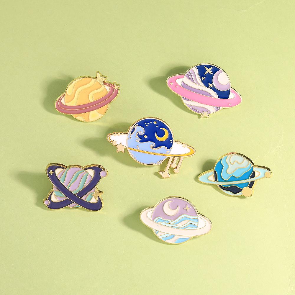 New Space Planet Enamel Brooches Galaxy Venus Jupiter Saturn Mars Mercury Earth Shaped Pins