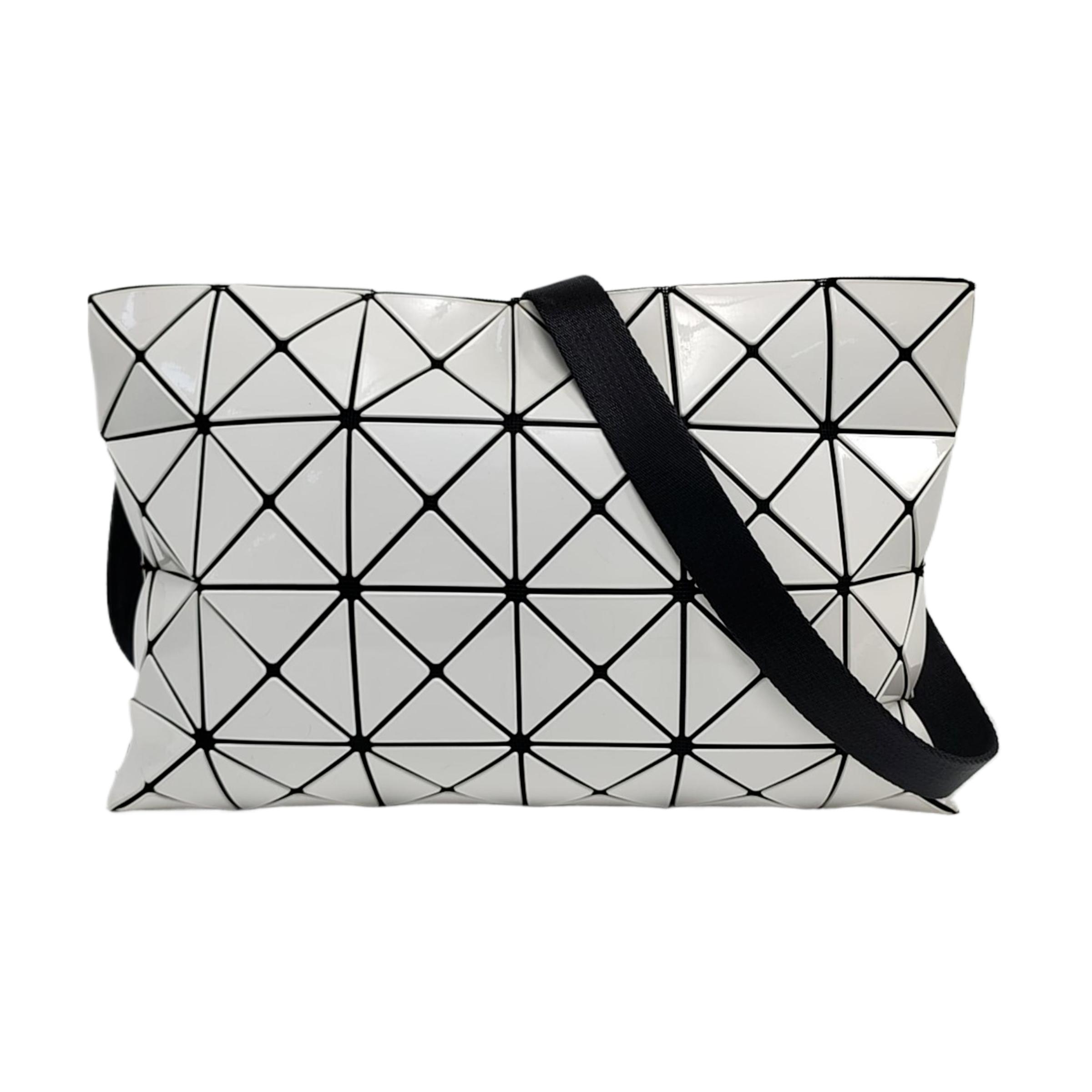 [Pre-Owned] White Special Material Shoulder Bag - Very Good #B0VY4R ONE SIZE