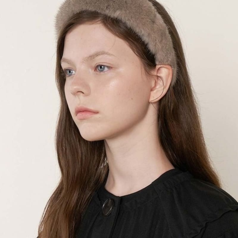 

Коричневая шляпа [ободок] Полоска из норкового меха - Сапфирово-серый Grey