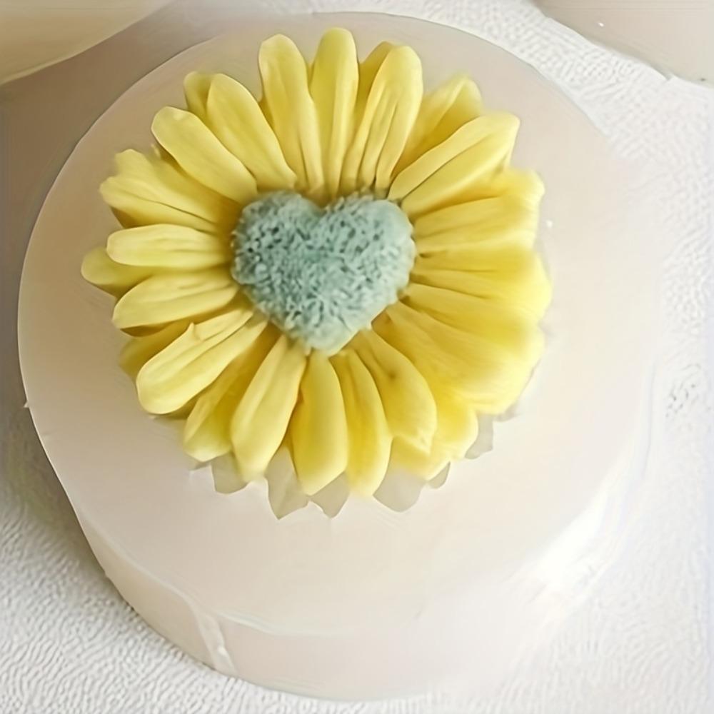 1pc Small Holeless Heart Chrysanthemum Scented Candle Silicone Mold DIY Chrysanthemum Scented Plaster Home Decor Silicone Mold