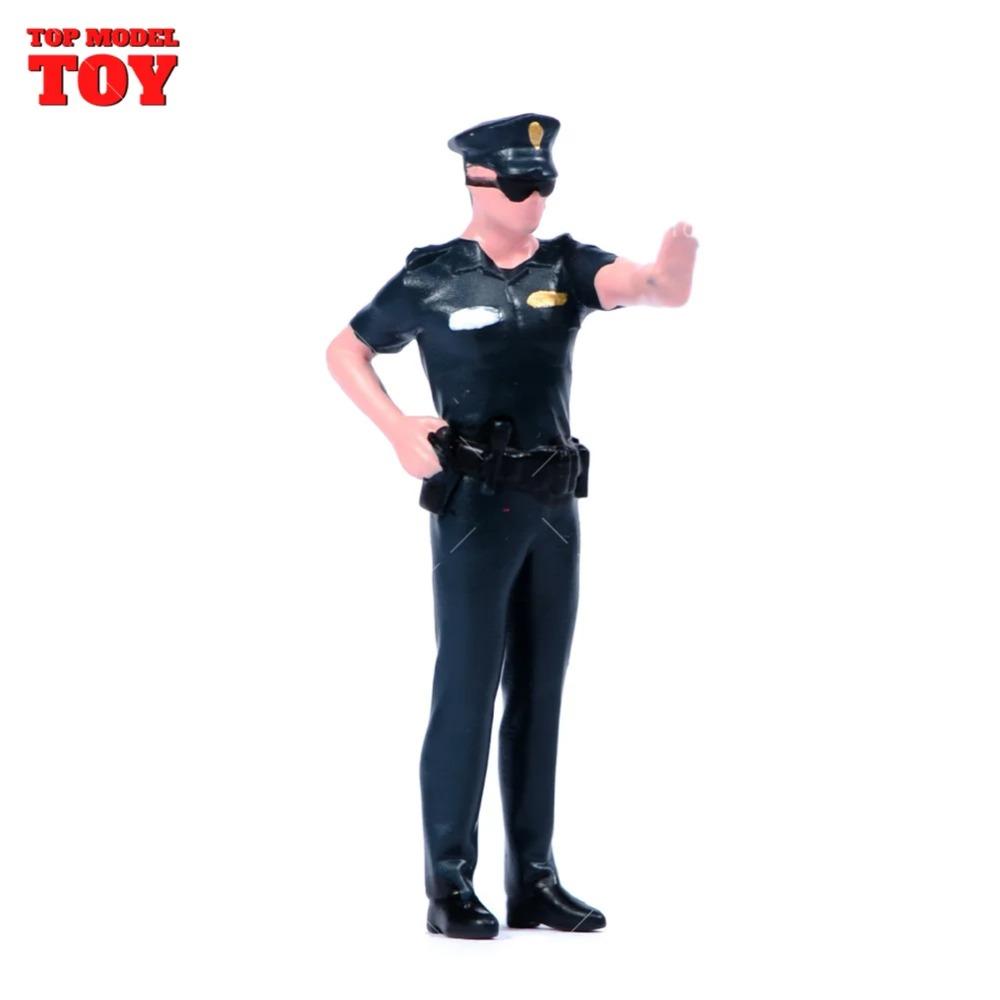 Painted Miniatures 1/64 Scale Beauty Handsome Boy Policeman Girls Male Female Scene Figure Model For Car Vehicles Decorate