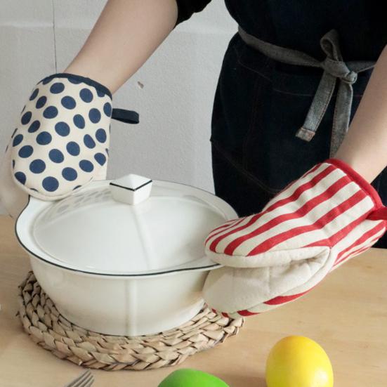 Guanto isolante 1 pezzo Guanto isolante termico ispessito Design con cordino Guanto da forno per forno a microonde per cucina