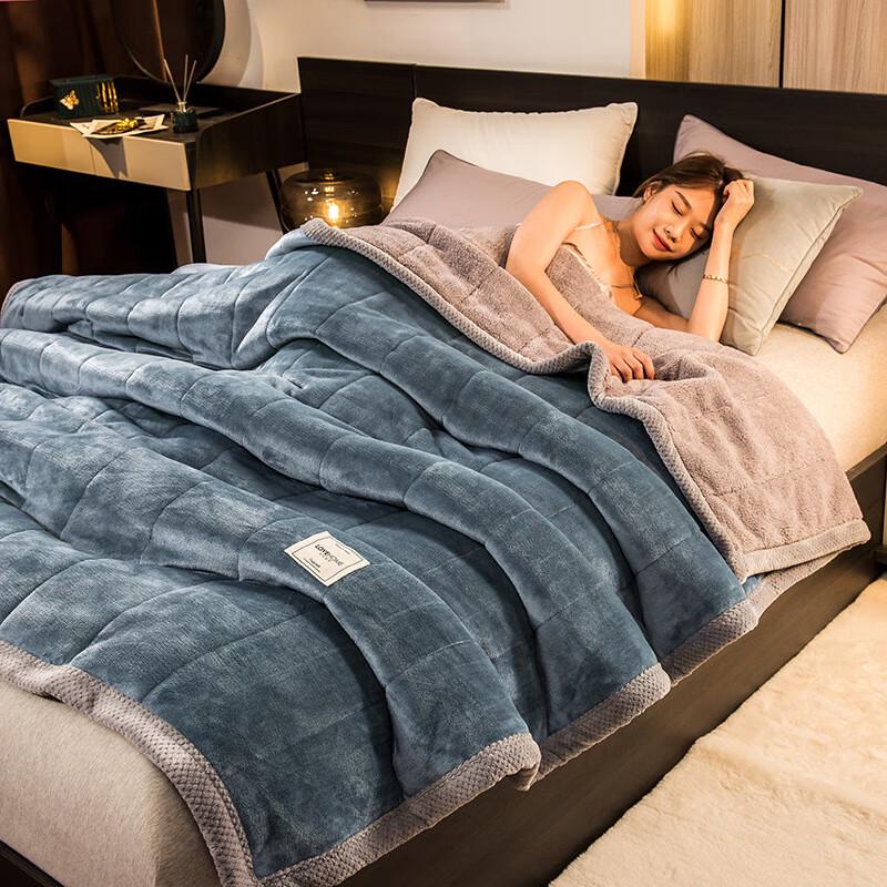 LISM Verdickte Milch samt Lammfell gesteppte Decke