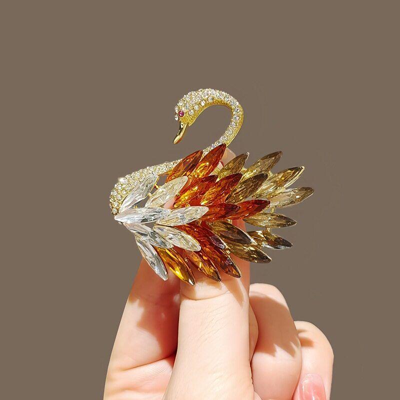 Fancy Design Fashion Fashion Maple Brooch Female Super Flash Rhinestone Leaf Pin Suit Coat Corsage Accessories