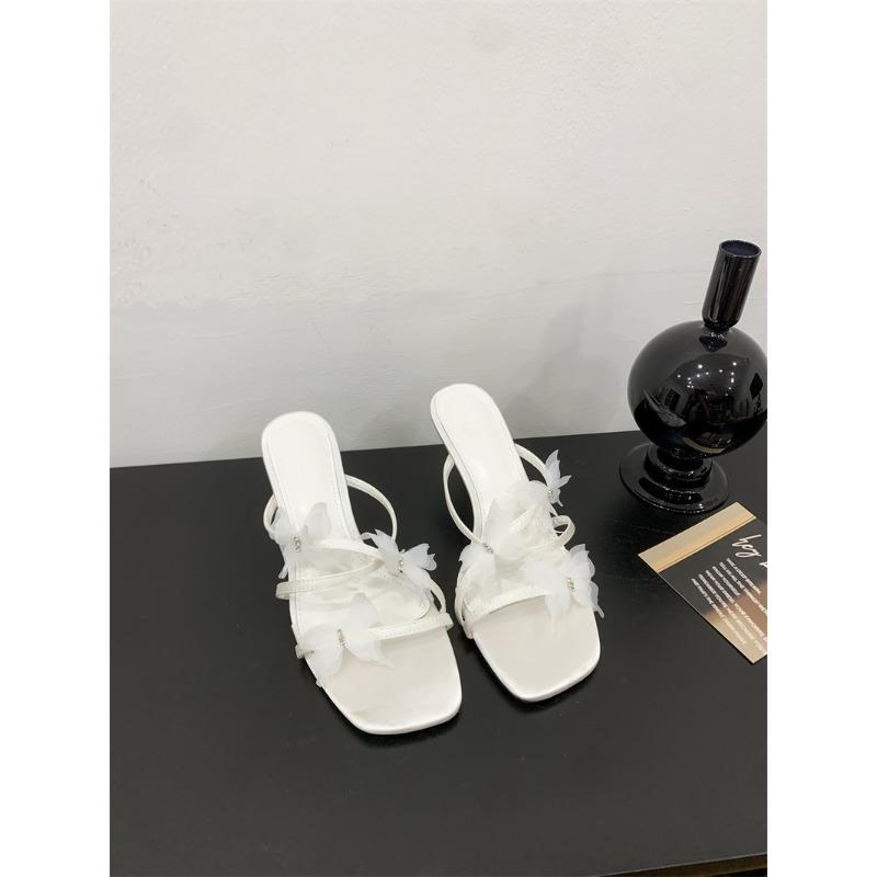 Butterfly Stiletto Summer European Beautiful Women And Sexy New Shoes Fashion One Word Buckle Temperament Slippers 35 белый