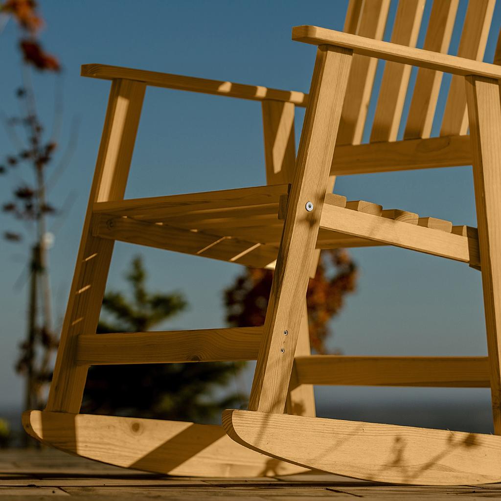 KADAX Fotel drewniany bujany złoty dąb