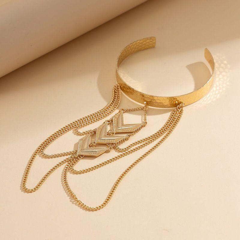 Tassel V-Shaped Metal Snakeskin Pattern Bracelet Female Fashion Summer Fashion New Special-Interest Design Play Photo Ornament