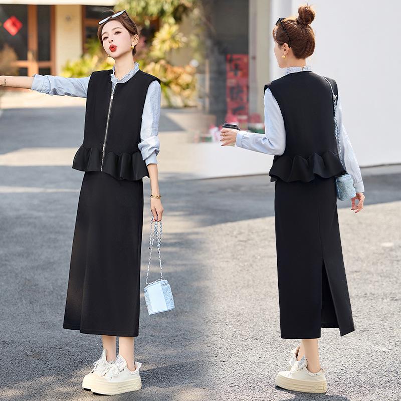 Spring 2025 Fashionable Two-Piece Set: Round Neck Vest & Mid-Length Waist-Hugging Skirt Dress