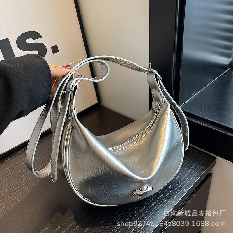 Summer simple Korean version small bag women's new 2025 fashion explosion messenger bag popular shoulder bag dumpling bag