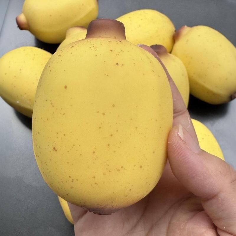 1Pcs Slow Rebound Anxiety Relief Fidget Gadget Simulated Crispy Mini Sesame Banana Squeeze Handmade Stress Relief Toy