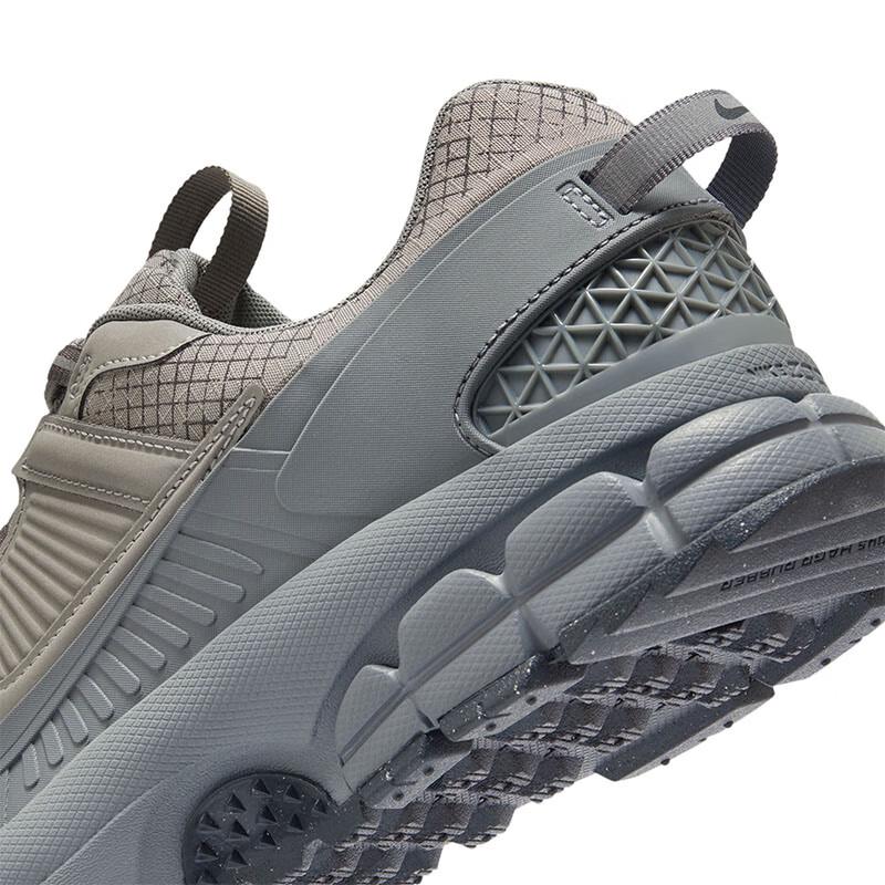 Nike Zoom Vomero Roam Men's Sneakers