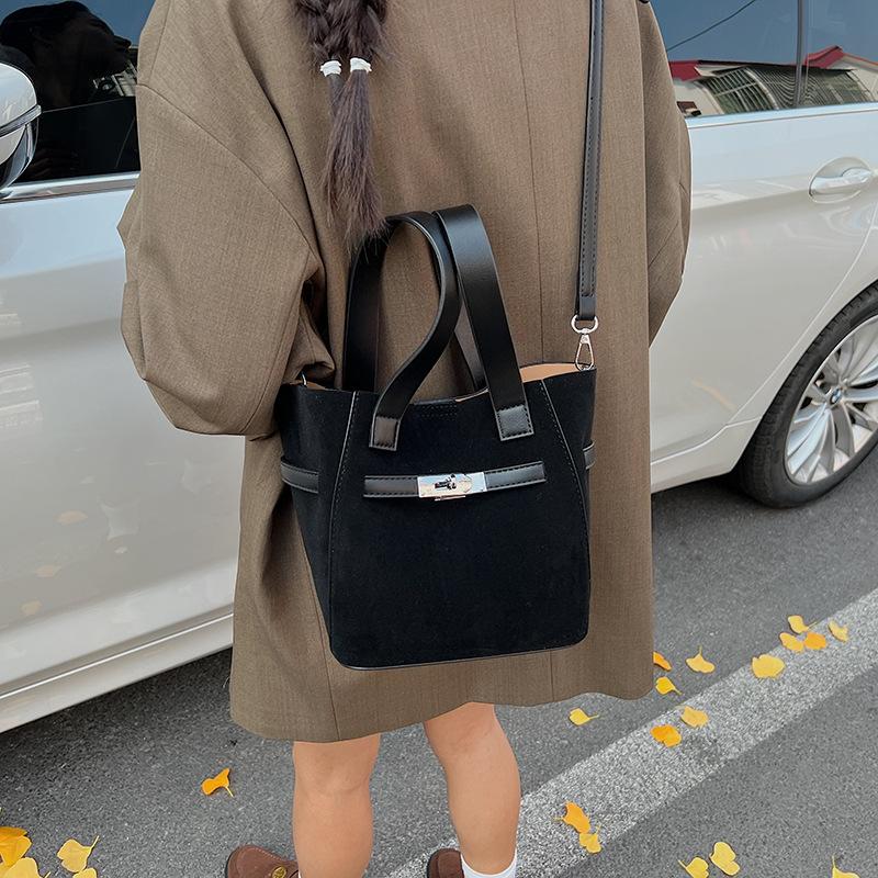 Die beliebte kleine Tasche dieses Jahres für Damen, Herbst und Winter, Retro, 2025 neu, vielseitig, Umhängetasche, Crossbody, Muttertasche, Beuteltasche