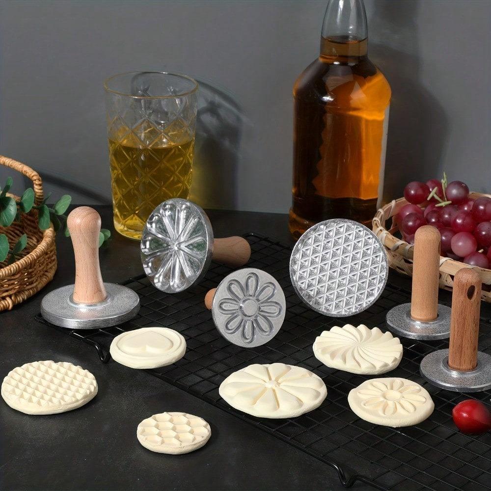 Metal Cookie Press Cutter Mold Cookie Stamper Decorating Supplies for DIY Baking Cakes Pastries Easy To Use Gift Package