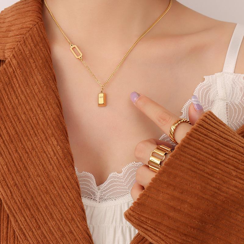 

Han Chao Niche Design Sense Keybone Chain Gold Brick Letter Cushion ...