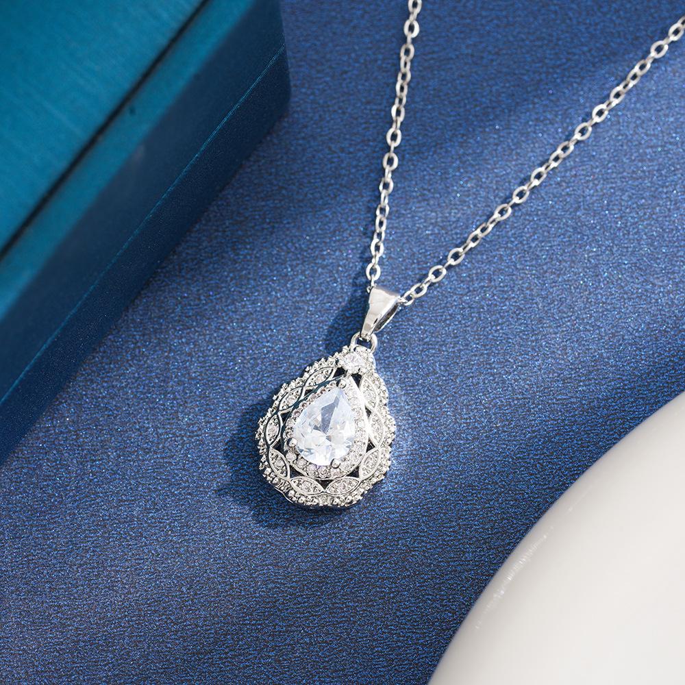 Luxurious European & American Dove Egg Pendant Necklace with Gold & Silver Rhinestone Clavicle Chain