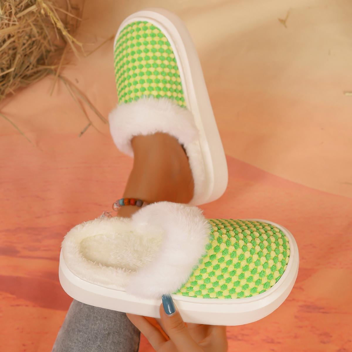 

Модные женские тапочки 2024 года, новые летние модные повседневные босоножки с открытым носком, туфли на плоской подошве, тапочки на низком каблуке, шлепанцы для женщин, большие размеры 42-43 зелёный