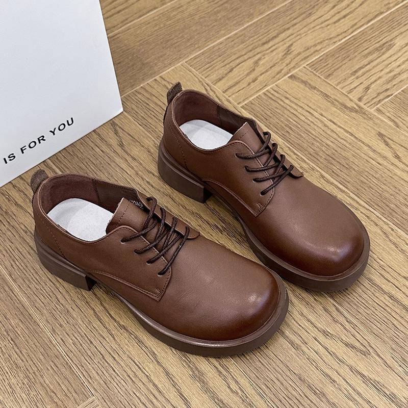 

The first layer of cowhide lace-up women s autumn new single shoes women s versatile retro small leather shoes 40 коричневий
