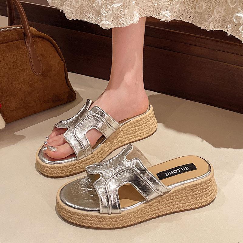 Straw Thick-soled Cool Slippers for Women's Summer Wear 2025 New Small Muffin Wedge Sandals with Skirts