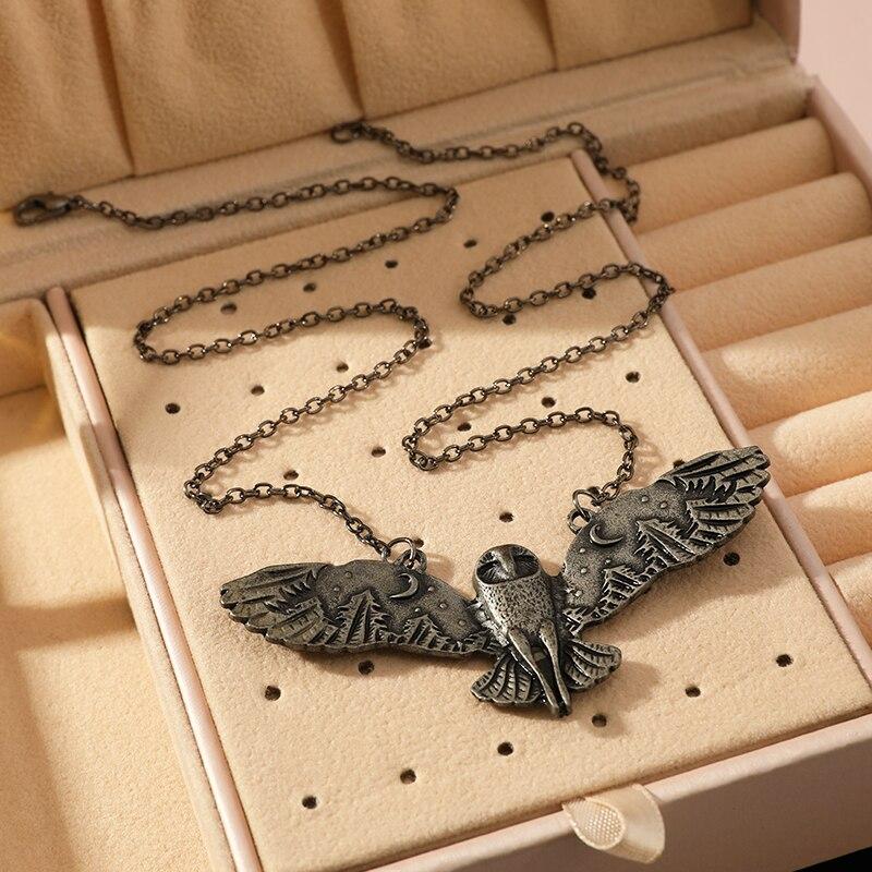 1pcs Vintage Necklace For Men And Women Creative Owl Pendant Wings Flying Holiday Jewelry