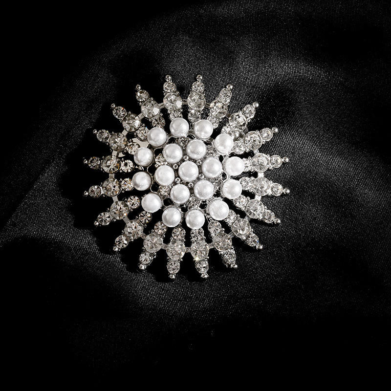 Fashion Brooches For Women Unisex Pins Multi-color Available Fashion Exquisite Brooche Female Jewellery Accessories