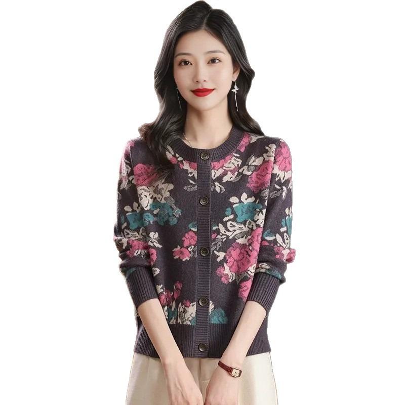 Autumn and winter new mother's long-sleeved jacquard jacket women's short loose round neck knitted cardigan sweater women's
