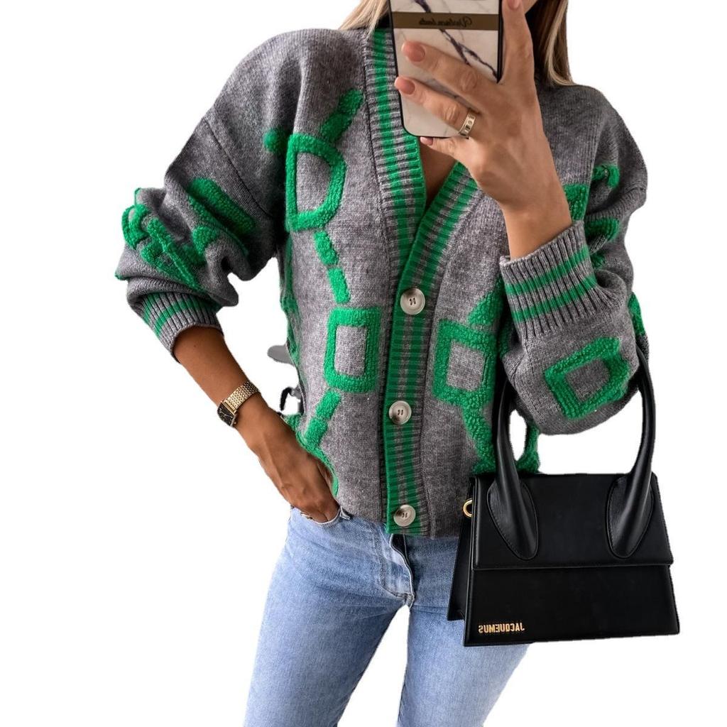 2023 Herbst & Winter Lockere einreihige Strickjacke mit V-Ausschnitt und europäischer und amerikanischer Handtuchstickerei