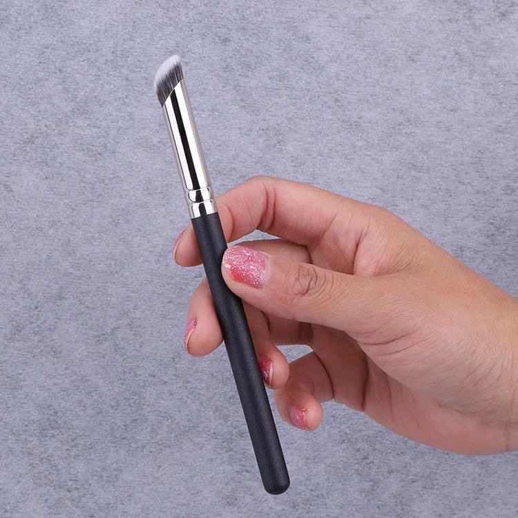 

Кисть для консилера Magic Finger Concealer Brush – Кисть для большого пальца, рекомендованная инфлюенсером Ван Фэйфей