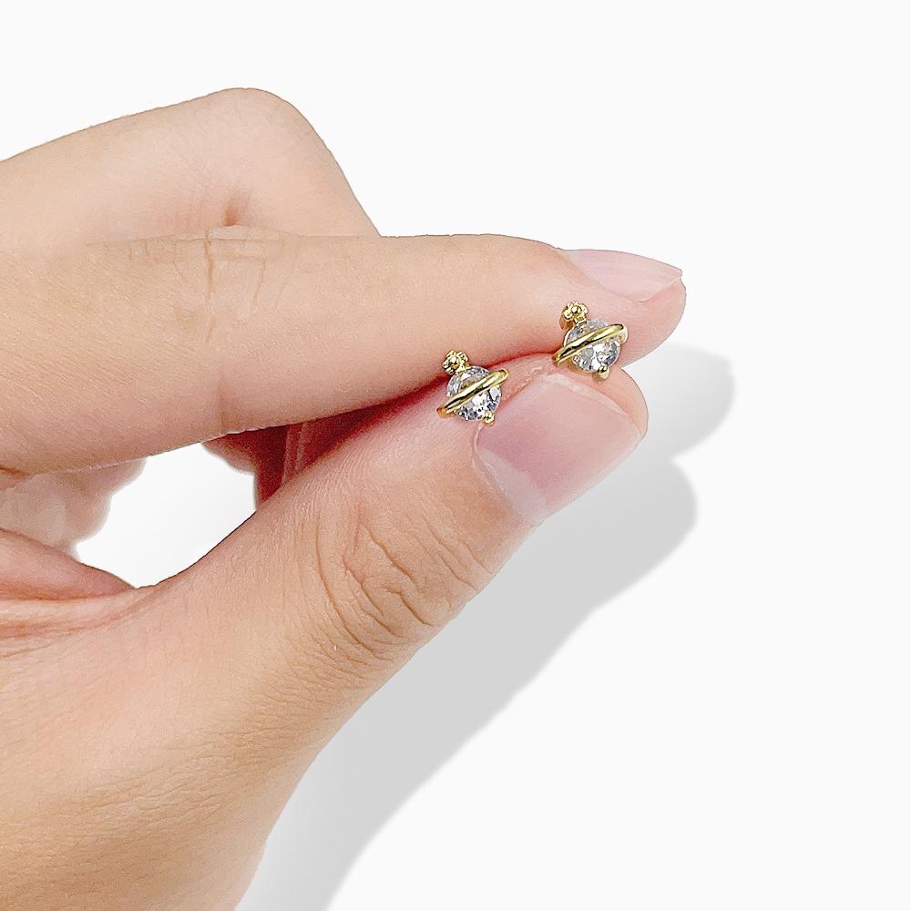 4 Piezas/Set Pendientes Anime Oosaki Nana de Presión Punk Cristal Saturno Piercing Pendientes Set para Mujeres Joyería