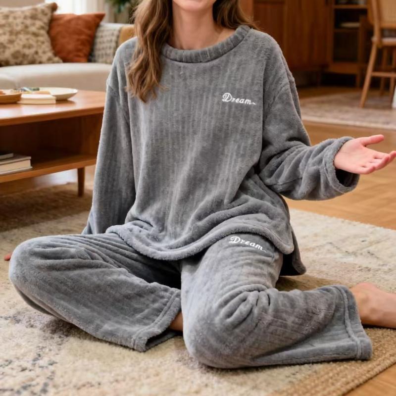 Two-Piece Minimalist Fashion Autumn and Winter Pajama Set Warm Long Sleeve and Pants