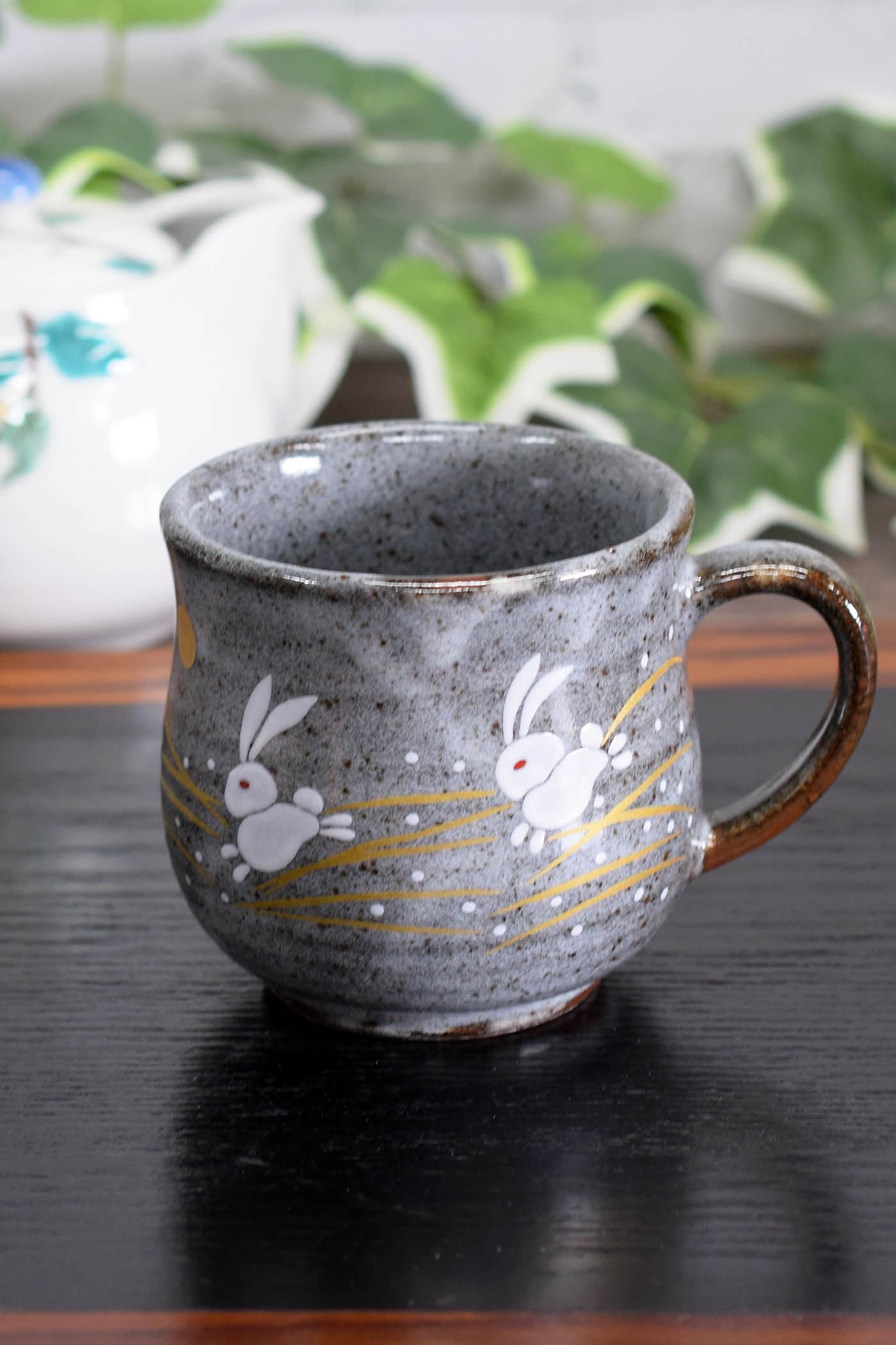 

Стильная кофейная кружка Waza no Kura Кутани с крылатым кроликом Роскошная Сделано в Идеально в качестве подарка на празднование 60-го, 70-го, 77-го или 88-го дня рождения серый