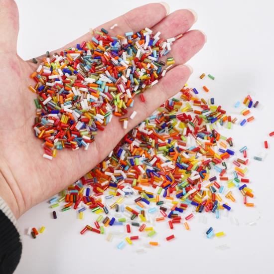 1300 Stück 2 x 5 mm, gemischte Farben, Glasröhre, Signalhorn-Rocailles, Charm, tschechisch, für DIY-Schmuck, Basteln, Herstellung von Kleidungsstücken, Nähzubehör