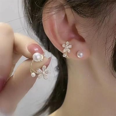 1Pair Korean Style Pearl Flower Stud Earrings Gold Inlaid Diamond Earring For Women  Light Luxury Jewelry Accessories