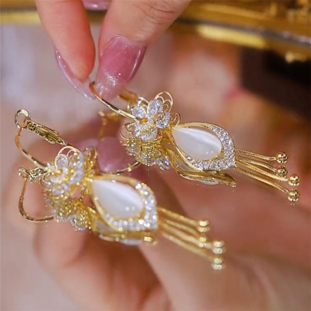 

Luxury Female White Zircon Stone Flower Hoop Earrings Vintage Fashion Gold Color Wedding Jewelry For Women