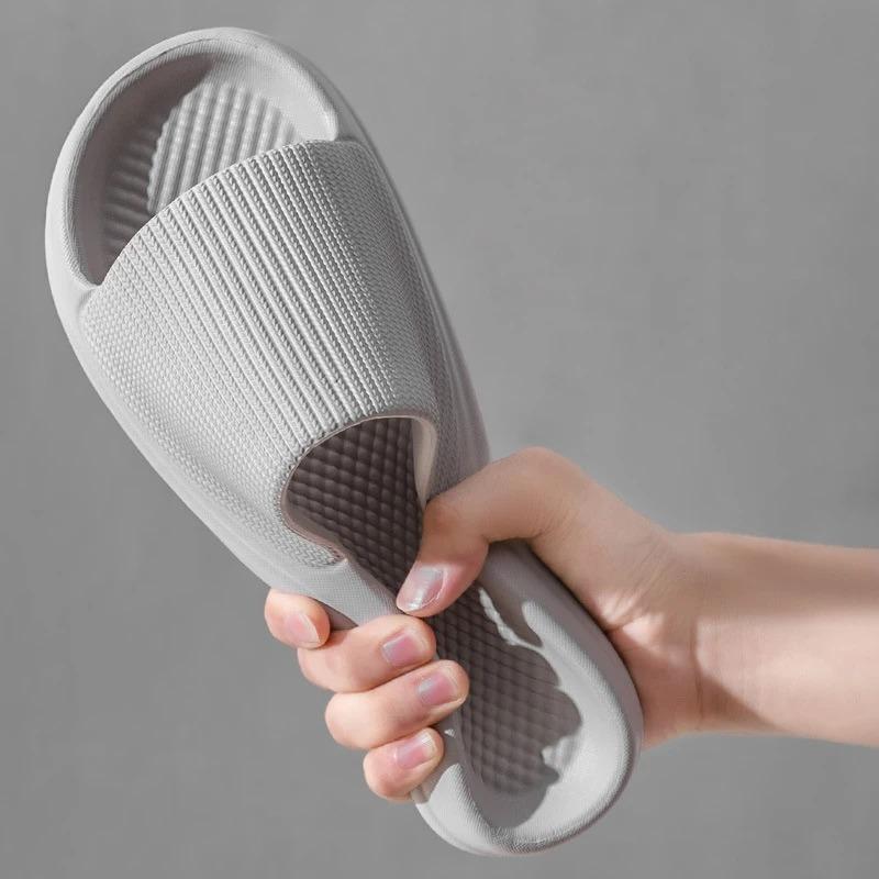 Fashion Summer Home Cloud Slippers Women Non-Slip Bath Platform Sandals 2024 Soft Sole Mute Household Flip Flops Men Bathroom Slides