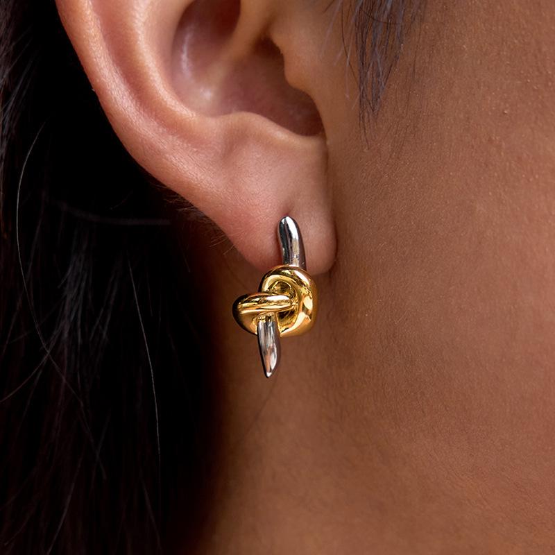 Designgefühl Klassischer Stil 18K Gold, Gold- und Silberfarben passendes Knoten-Design Ohrringe und Ohrschmuck