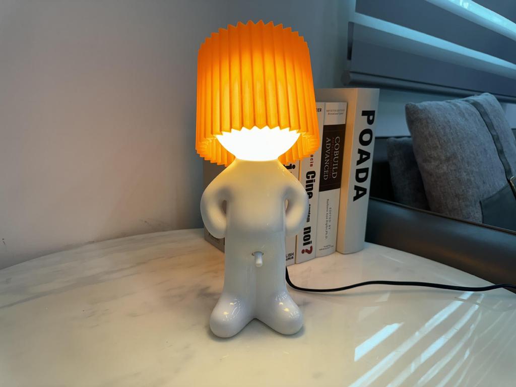 MR P Schüchterner Junge Kreative Nachtlicht Schreibtischlampe