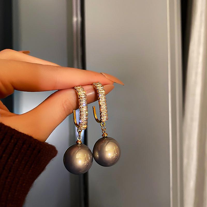 French Retro Zircon & Pearl Geometric Stud Earrings: Luxurious and Fashionable Accessories for Women