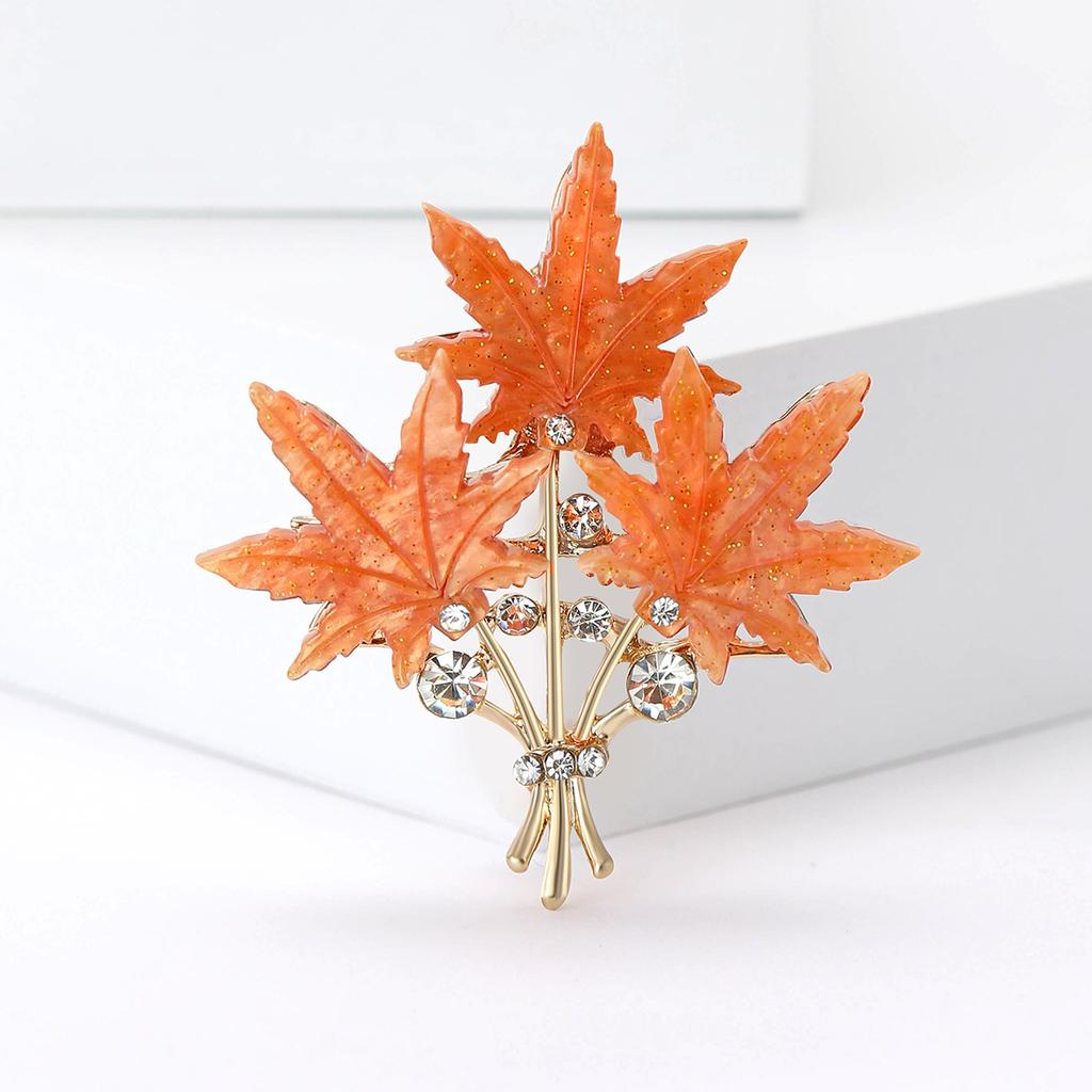 New Retro Alloy Acrylic Three Leaf Maple Leaf Brooch Fashionable High-end Women's Clothing Chest Flower Accessory