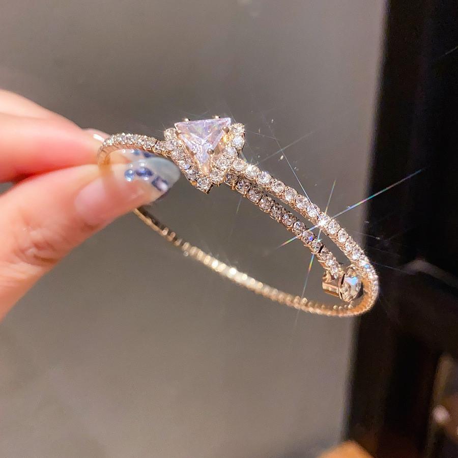 Geometric Triangular Zircon Open Cuff Bracelet With Fashionable Light Luxury Style For Women золотой
