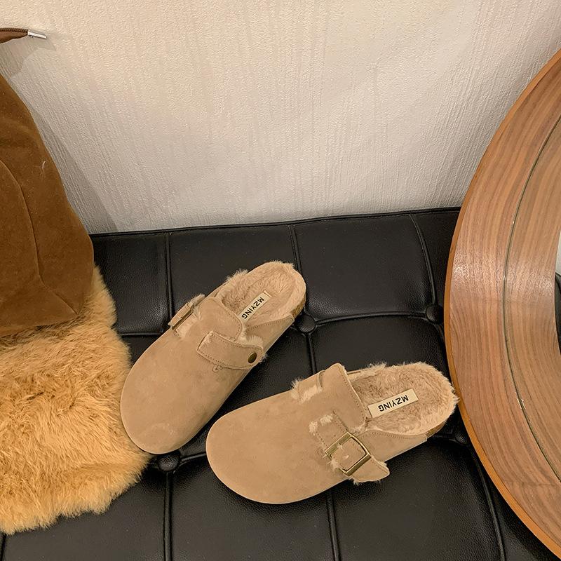 

One-pedal thick-soled velvet Boken shoes for women in the autumn and winter of 2025, new belt buckle, bag head, fluffy slippers for women, large size. 35