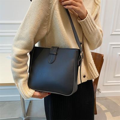 2025 New Retro Simple Texture High Sense Women's Bucket Bag Fashion Versatile Trend Shoulder Messenger Bag