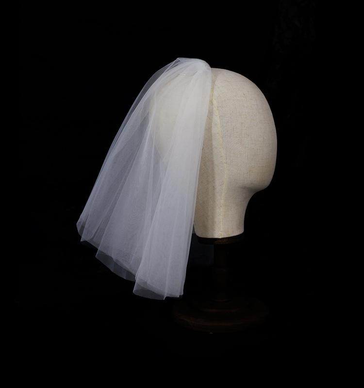 V805 Soft White Double-Layer Bridal Veil - Short Style for Photoshoots & Styling
