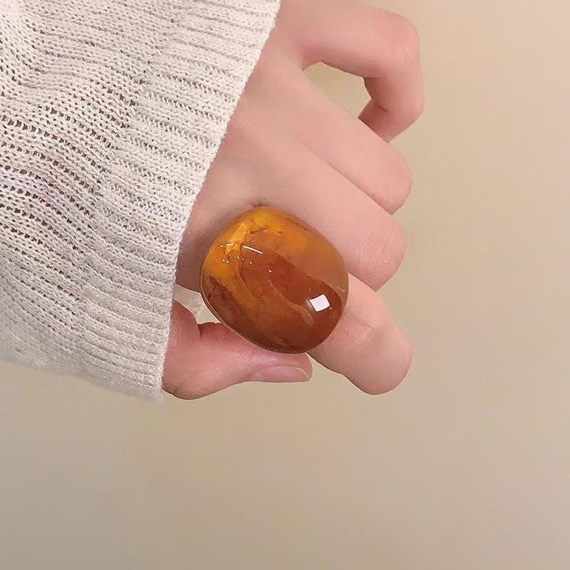 

Vintage Brown Oval Large Wide Transparent Resin Rings for Men Women Exaggerated Personality New Geometric Jewelry for Women Inner diameter 17MM
