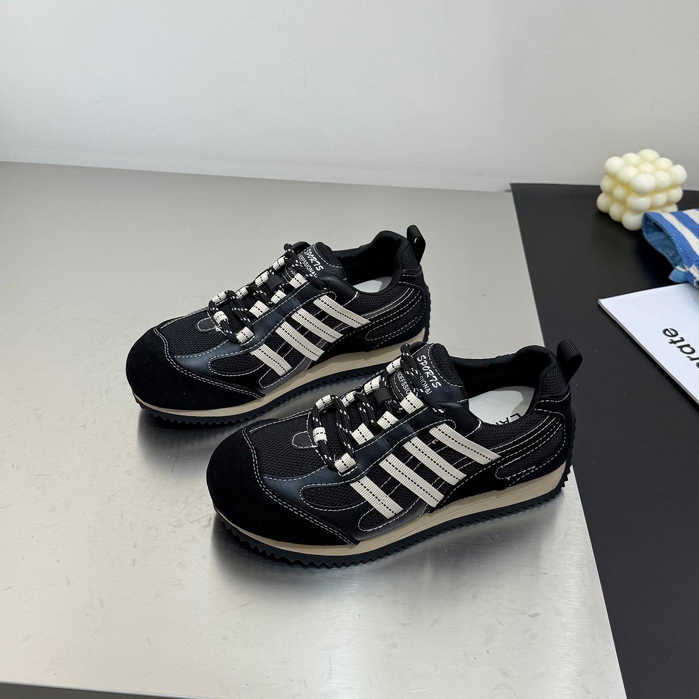 

Leather breathable mesh inner height increase German training shoes women s 2025 autumn new lightweight color matching mountaineering sports shoes 40 чёрный