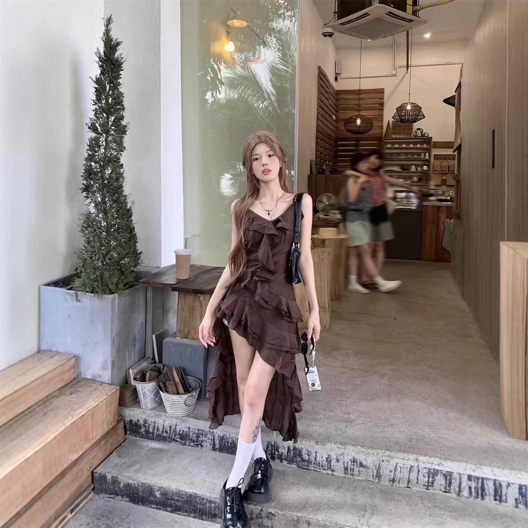 

Women s Chic Asymmetrical Hem Ruffle Strap V-neck Midi Dress M коричневий