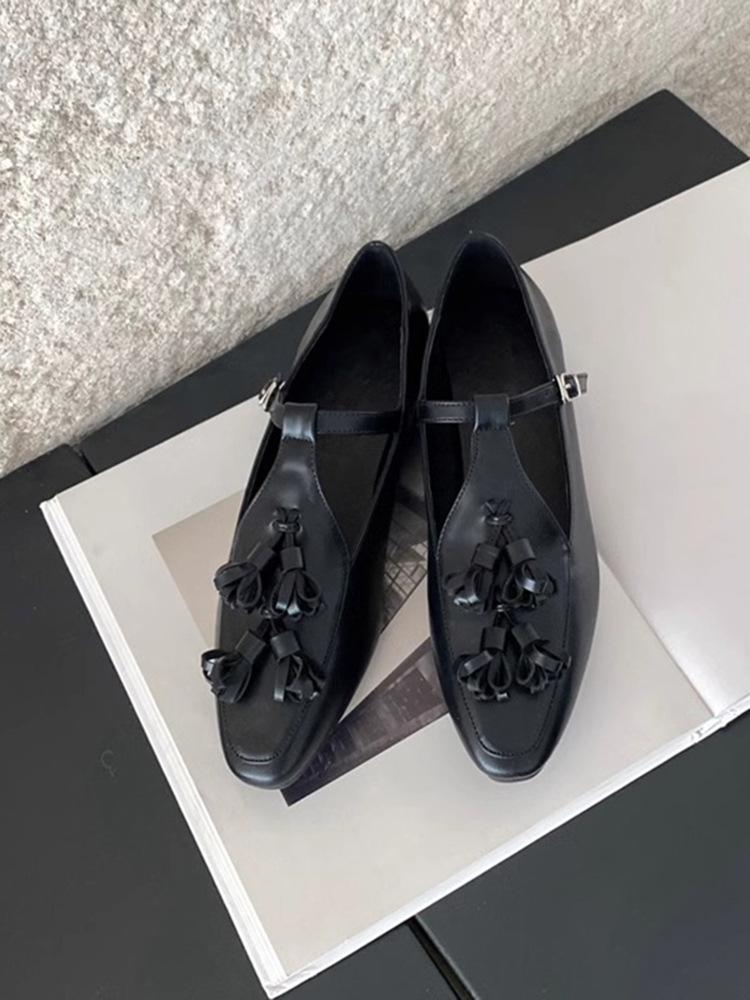 

Женские остроносые туфли на плоской подошве, лето 2025, новая нишевая модель высокого класса, кожаные ретро туфли Мэри Джейн с Т-образным ремешком для женщин 40