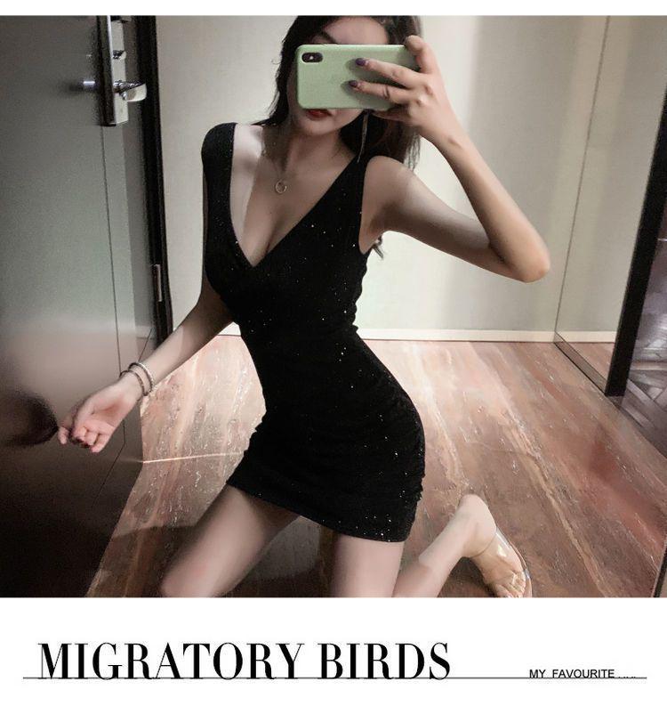 2026 New Style Elegant V-Neck Nightclub Dress - Sexy Hip-Hugging Autumn Skirt for Women
