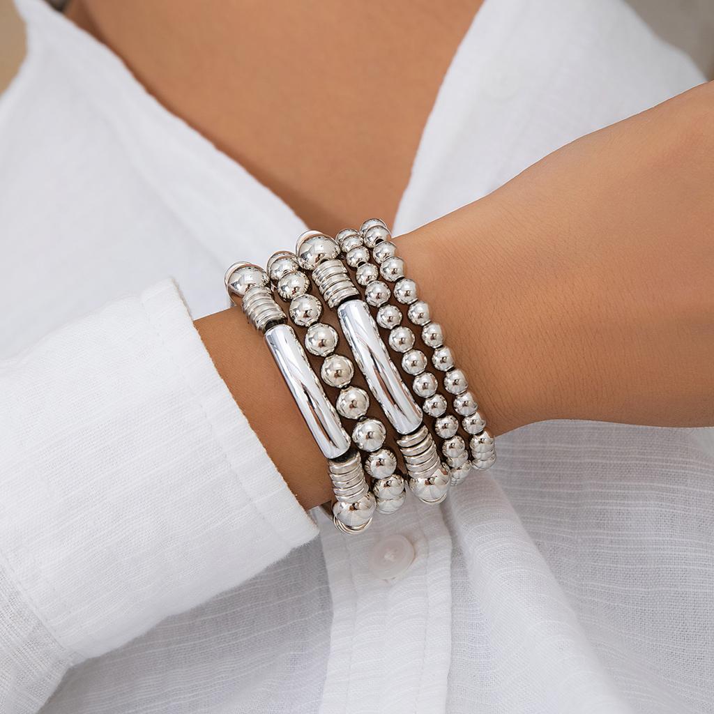 Fashion Metal Love Pendant Beaded Bracelet Set, Sweet And Cool Round Bead Chain Stacked Bracelet Woman