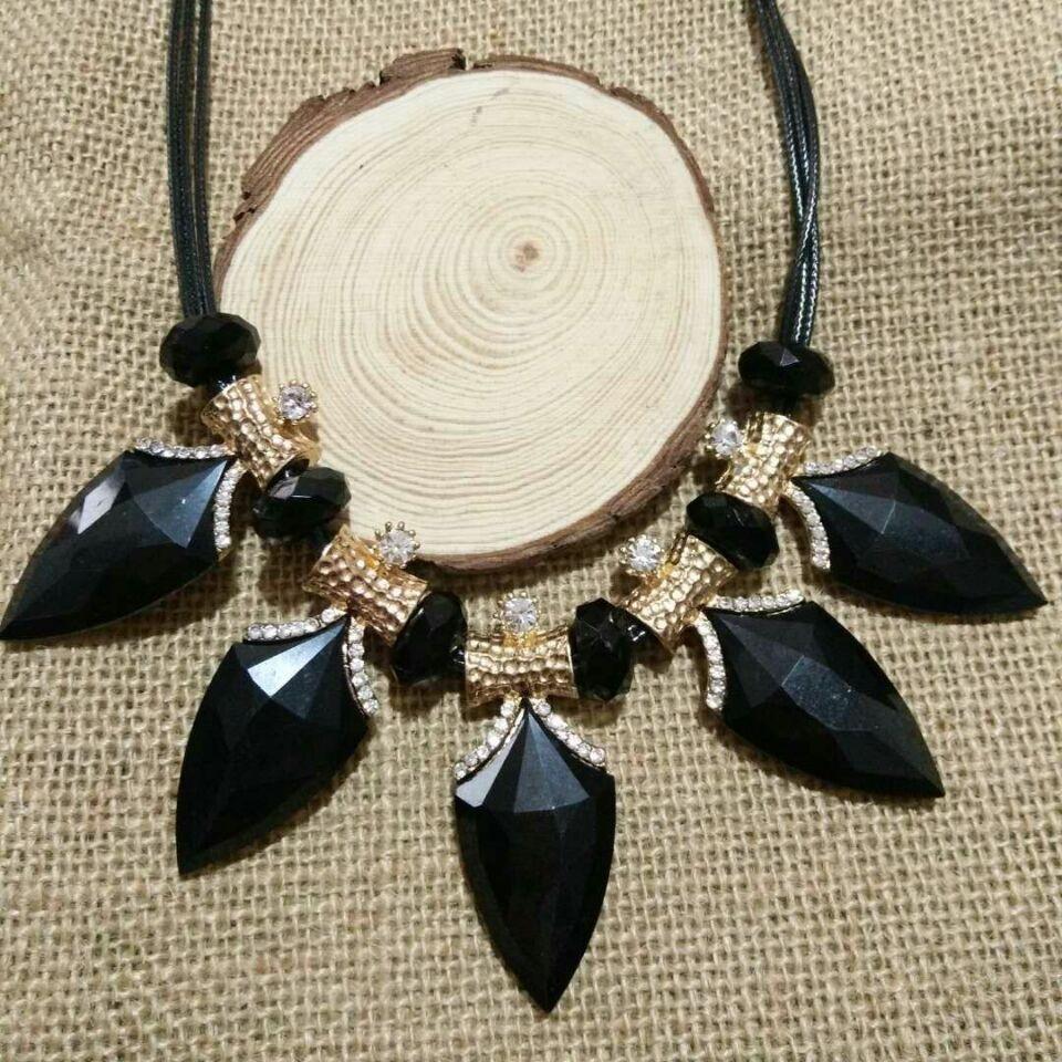 Water Drop Leather Rope Necklace Short Sweater Chain Pendant Women'S Accessories Ornament Rhinestone Collarbone Chain