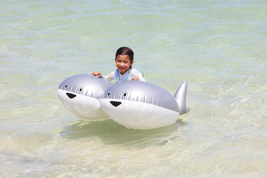 Igarashi Float Sticky Sakaban Float 130 x 123cm, inflated size approximately 99 (W) x 114 (L) x 42cm (H) (including handle)